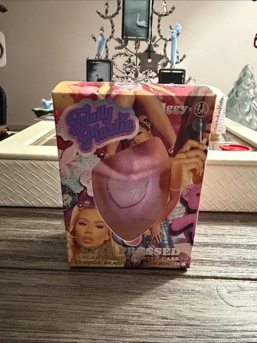 Iggy Azalea Makeup Sponge